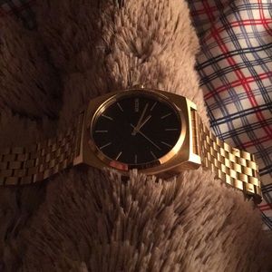 Nixon “the time teller” watch